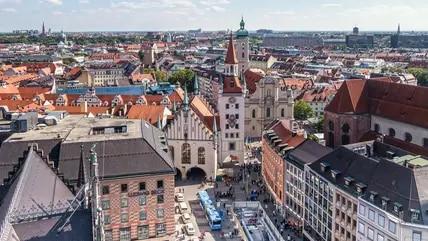 Der Marienplatz ist der zentrale Platz der Innenstadt und Ausgangspunkt für eine vielseitige Shoppingtour.