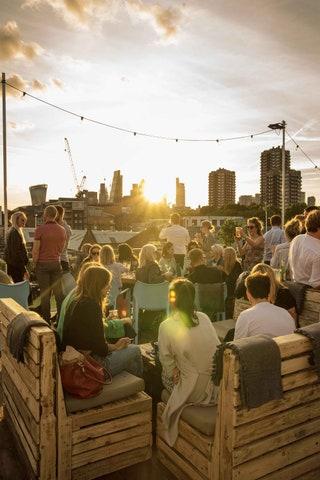 Its a known fact that us Brits are at our happiest drink in hand atop a fabulous rooftop bar admiring views of the city....